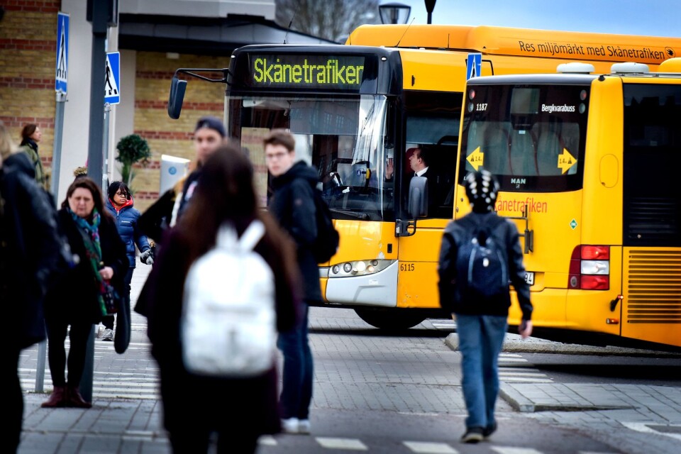 Skånetrafikens nya prissystem börjar gälla fullt ut den 15 december. Då upphör jojo-korten att fungera, reskassan försvinner och det blir för många som har mer än 8 km till jobbet dyrare att pendla.