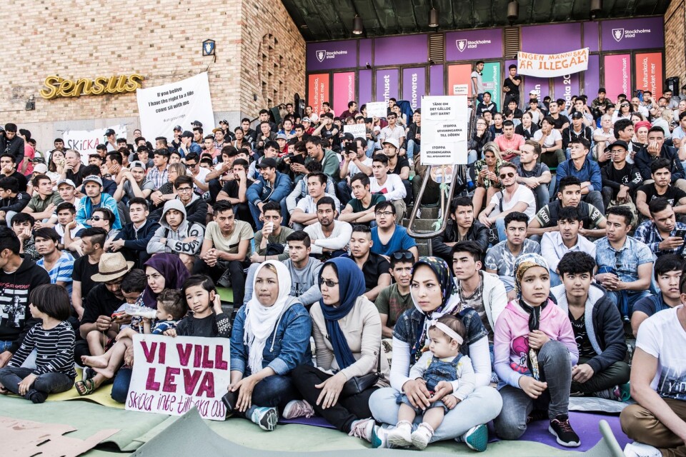 2017, ensamkommande asylsökande manifesterar på Medborgarplatsen för att stoppa utvisningarna till Afghanistan.