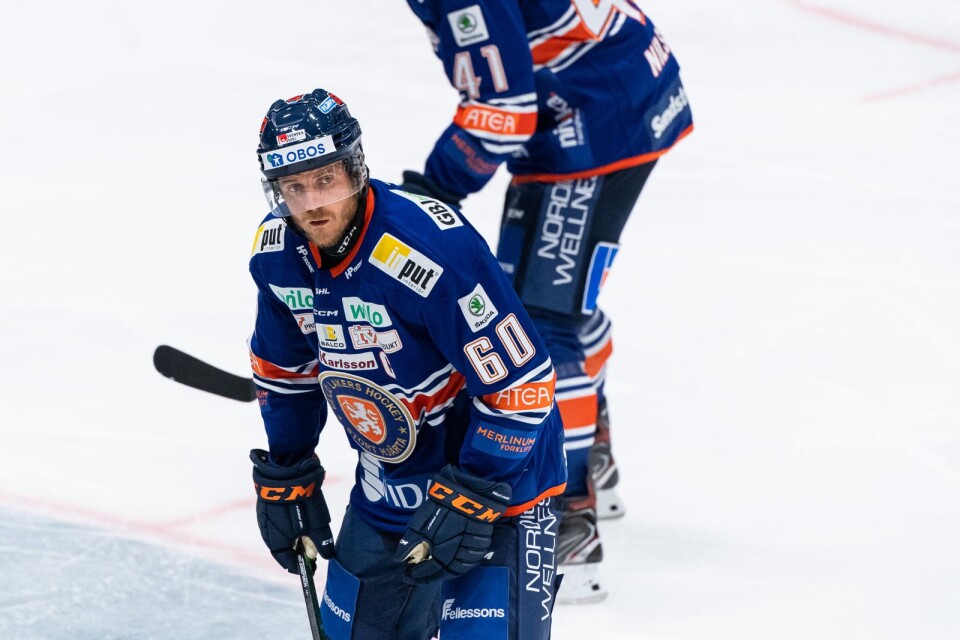 210812 Växjös Erik Josefsson under träningsmatchen i ishockey mellan Frölunda och Växjö den 12 augusti 2021 i Halmstad. 
Foto: Mathias Bergeld / BILDBYRÅN / COP 200 / MB0217