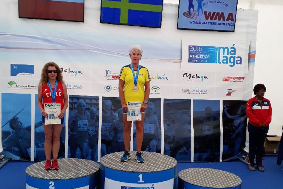 Birgitta Uppgården tog VM-guld i stavhopp med ett hopp på 160 centimeter.