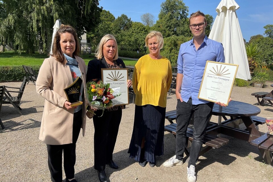 Årets Företagare, Cecilia och Jessica Linder, landshövding Maria Arnholm samt Fredrik Lidholt, Årets Unga Företagare.