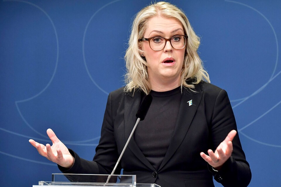 Socialminister Lena Hallengren (S) under tisdagens pressträff med regeringen gällande fortsatta restriktioner i samhället kring covid-19.