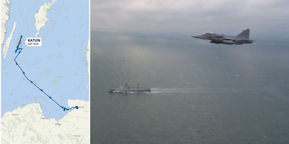 Bilden är ett spaningsfoto taget från ett svenskt Gripen-plan i går eftermiddag. Till vänster ett av fartygens rutter kring Öland.