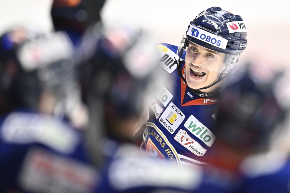 Pontus Holmberg blev den stora förgrundsfiguren när Växjö vann SM-guld blev efter finalseger över Växjö. 22-åringen skrev NHL-kontrakt med Toronto efteråt, men är kvar på lån hos mästarlaget denna säsong. Arkivbild.