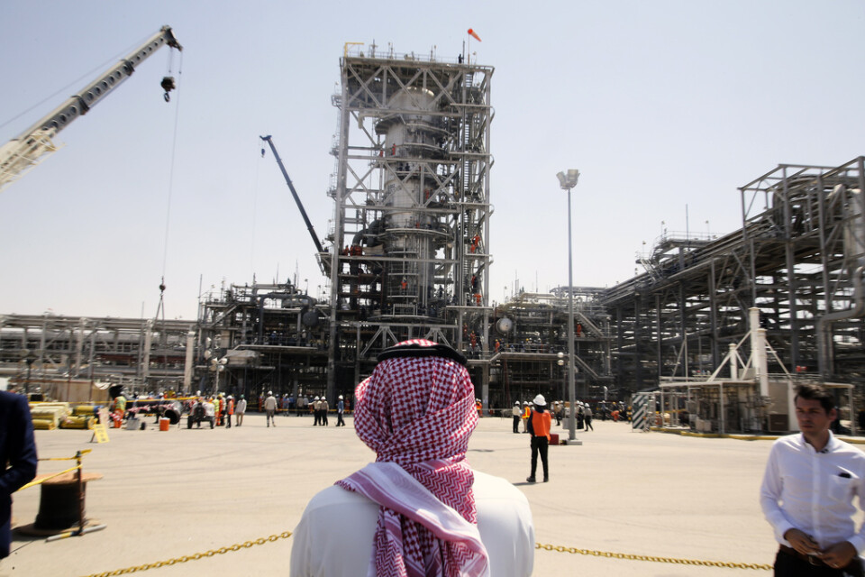 Oljan är en viktig inkomstkälla för Saudiarabien. Bilden är från oljefältet i Khurais.