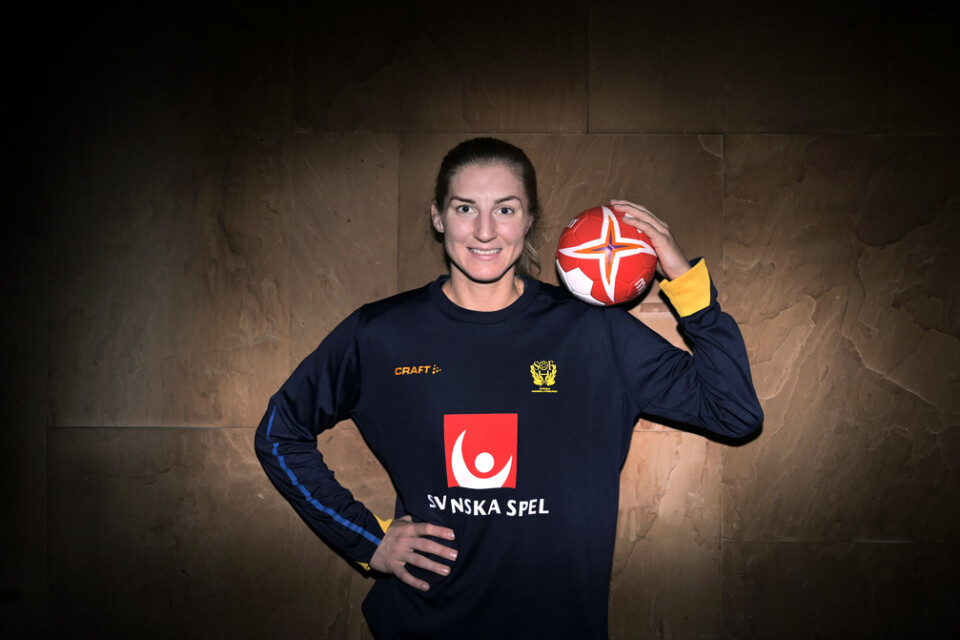 Linn Blohm och Sverige möter Spanien i första matchen i VM:s mellanrunda.