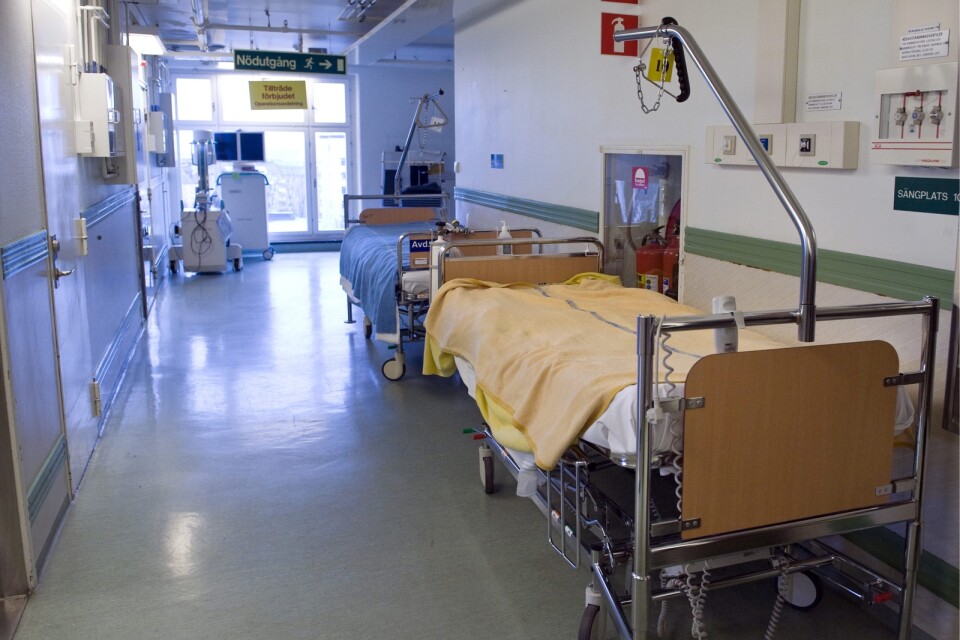 Dörrarna hålls låsta på Ljungby lasarett efter ett hot. Arkivbild från ett annat sjukhus.