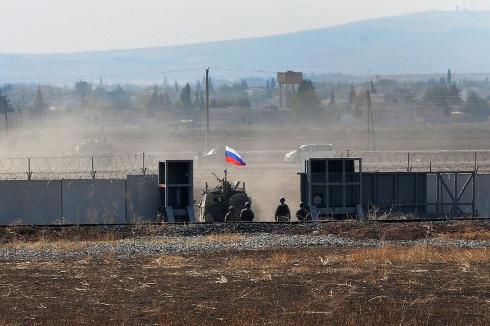 Rysk militär trupp på gränsen mellan Syrien och Turkiet.