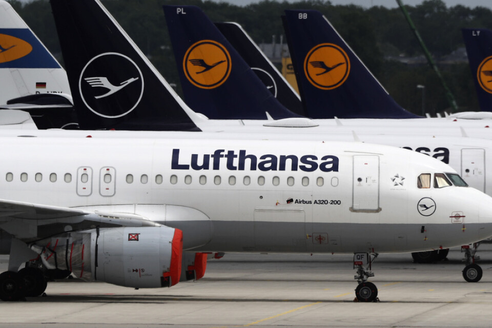 Tyska Lufthansa redovisar en nettoförlust på omkring 22 miljarder kronor för första kvartalet. Arkivbild.