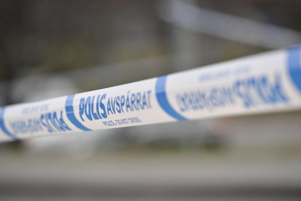 En man har anhållits, misstänkt för försök till mord på en man som knivskars i en lägenhet i Upplands Väsby. Arkivbild.