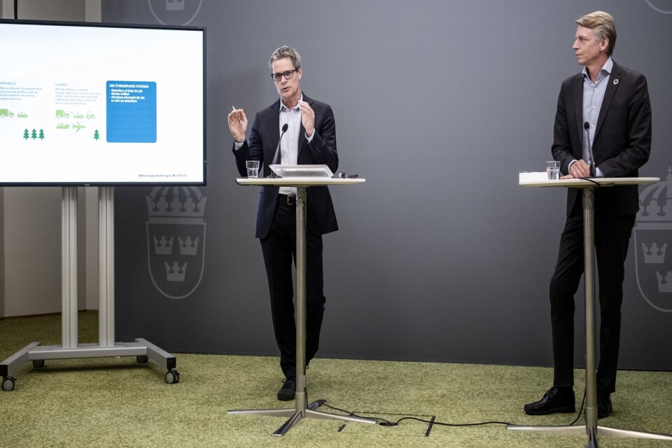 Regeringens utredare Sven Hunhammar och miljö- och klimatminister Per Bolund (MP).