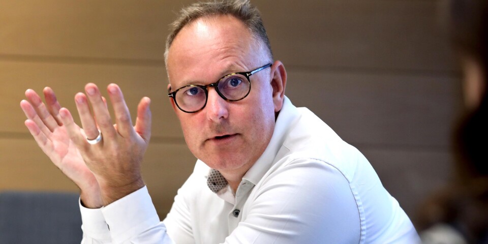 Persson (S) försvarar sockrade köpekontrakt: ”Herregud, detta är långsiktiga processer”