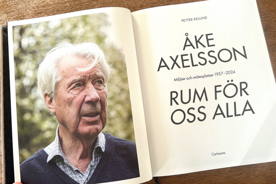 Boken ”Rum för oss alla” som  i dagarna skickas till Karlskronas kommunalråd och till kultur- och fritidsnämndens ordförande tillsammans med ett öppet brev från Åke Axelsson.