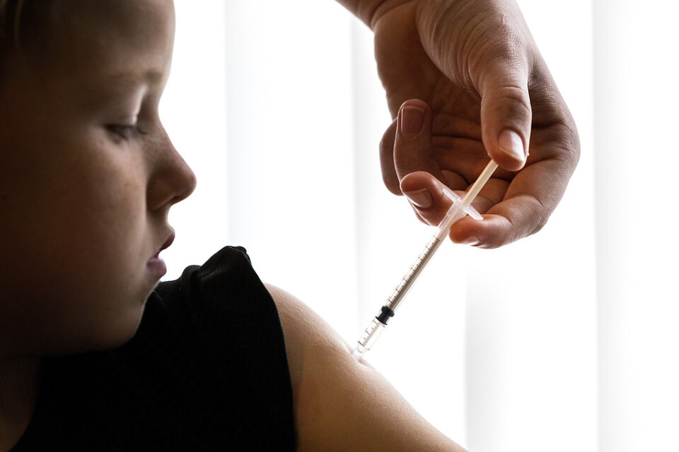 En majoritet av svenskarna är positiv till att införa obligatorisk vaccination av barn. Arkivbild.