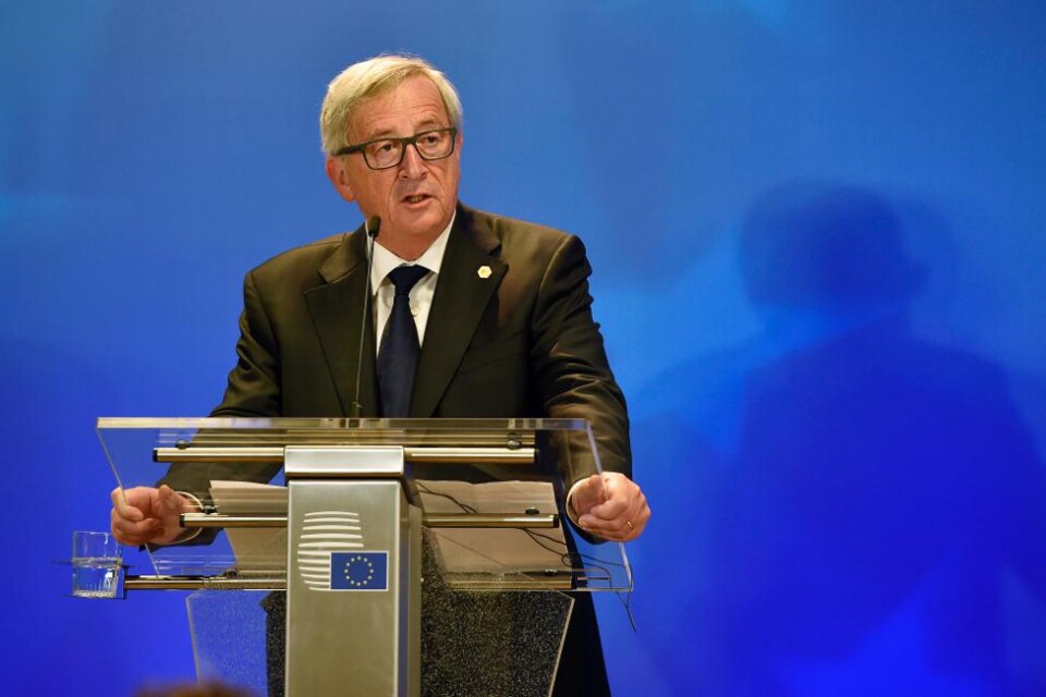 EU kommer i eftermiddag att gå ut med en krisplan över hur samarbetet med Turkiet ska se ut i flyktingfrågan. - Det är tydligt att vi behöver Turkiet. Kommissionen kommer även att stödja landet, sade EU-kommissionens ordförande Jean-Claude Juncker i par