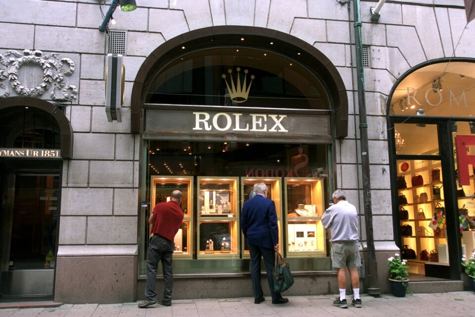 Skadestånden från Justitiekanslern ger gängkriminella det perfekta alibit: ”Jag lovar jag har ju köpt Rolex-klockan med pengar från JK!”