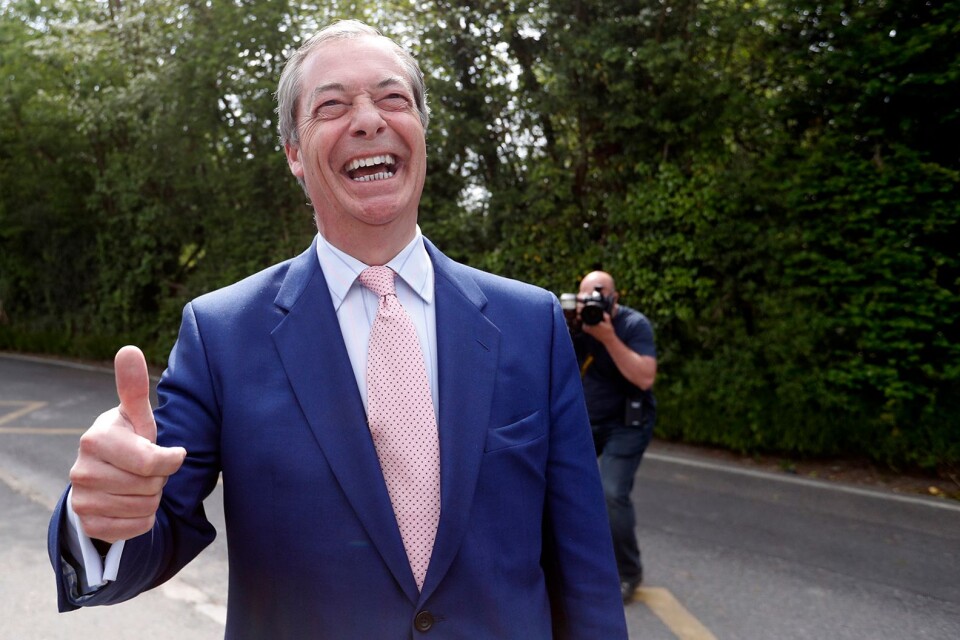 Nigel Farage är på gott humör.