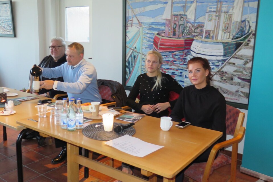 Samstyret representerades av Ander Jönsson (t v), (Sol), Peter Dibeus (KD), Emilie Pilthammar (M) och Louise Erixon (SD) vid fredagens frukostträff med Företagarna.