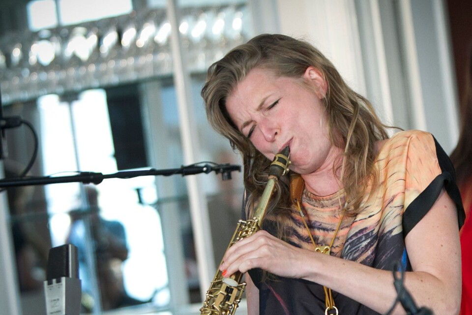 Nicole Johänntgen under jazzfestivalen i Ystad 2015. Då spelade hon i ett band med uteslutande kvinnliga jazzmusiker. Nu återvänder hon och spelar solo i Klosterkyrkan.