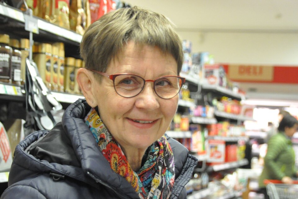 Birgitta Forsberg handlar åt sin mamma som bor i Löttorp.