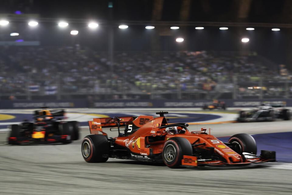 Ferraris Sebastian Vettel vann F1-tävlingen i Singapore.