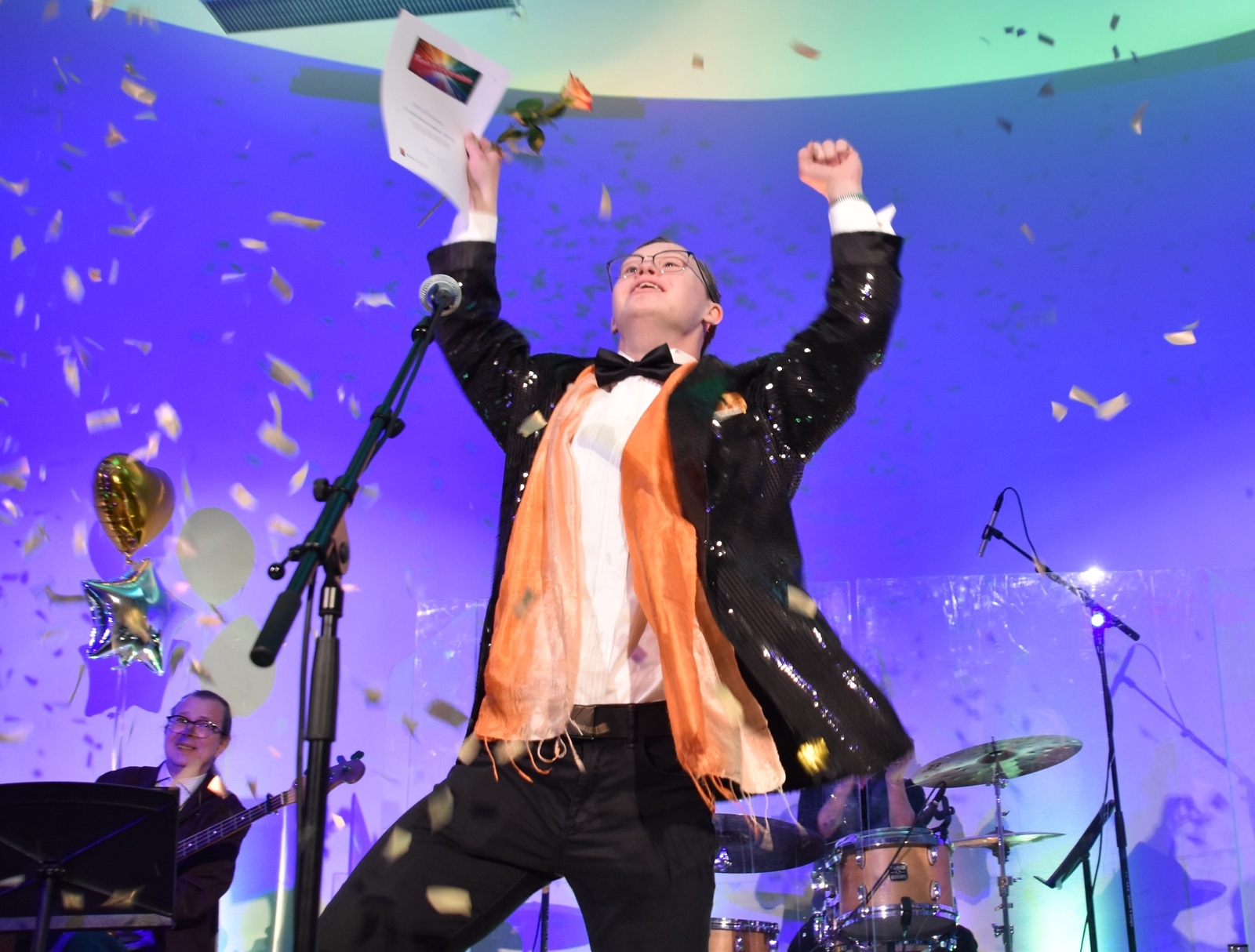 Glädjen visste inga gränser när Hannes Torstensson vann Funkisfestivalen med sitt bidrag "En dag".