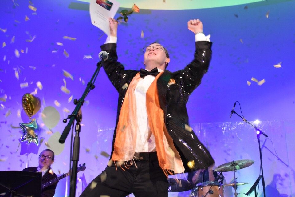Glädjen visste inga gränser när Hannes Torstensson vann Funkisfestivalen med sitt bidrag "En dag".