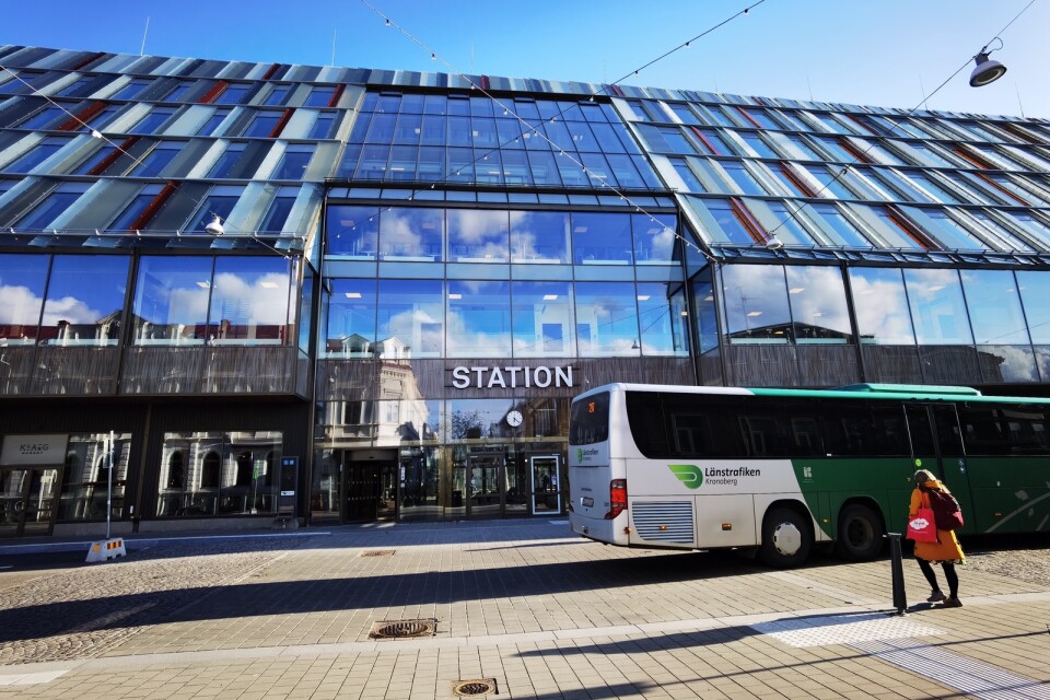 Växjö station, växjö resecentrum, växjö nya kommunhus, bussar, tåg, resor