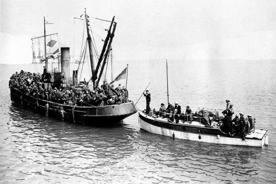 Två av de många mindre båtar och fartyg som deltog i evakueringen av den brittiska expeditionsstyrkan från Dunkerque.