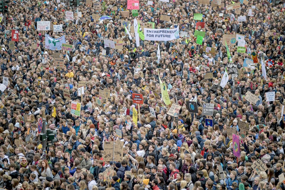 Hamburg kan inte vänta. Tusentals deltog i en av 400 klimatstrejker i Tyskland som hölls under fredagen. I drygt 120 länder väntar likartade manifestationer.