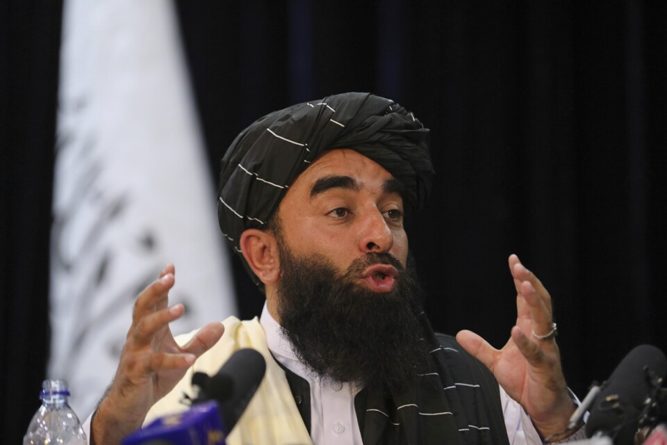Zabihullah Mujahid. Bilden är från en tidigare presskonferens i Kabul.