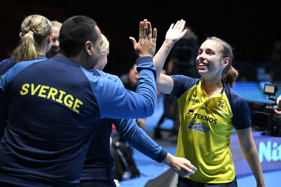Sveriges singeletta Linda Bergström jublar efter att Blågult slagit Polen med 3–1 i matcher i åttondelsfinalen och avancerat till kvartsfinal i lag-EM i Malmö arena.