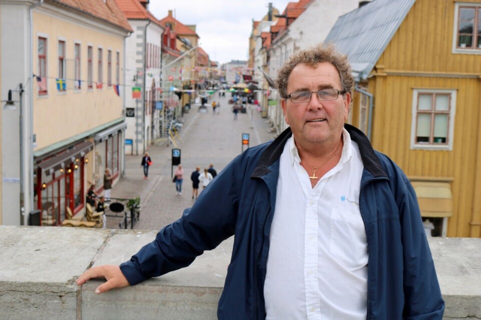 Thoralf Alfsson (SD) är djupt oroad över vad som händer på gator och torg under årets valrörelse. En verklighet med hot och trakasserier är vad de många partiföreträdarna måste hantera.