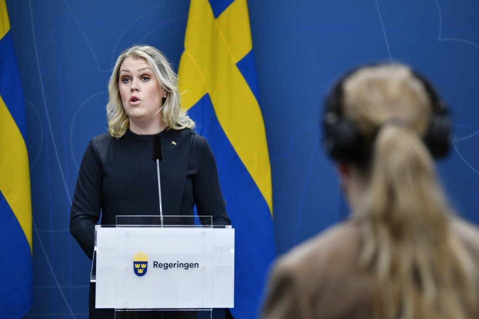 Socialminister Lena Hallengren (S) håller pressträff med anledning av covid-19.