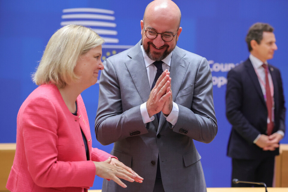 Statsminister Magdalena Andersson och EU:s rådsordförande Charles Michel under midsommaraftonens toppmöte i Bryssel.