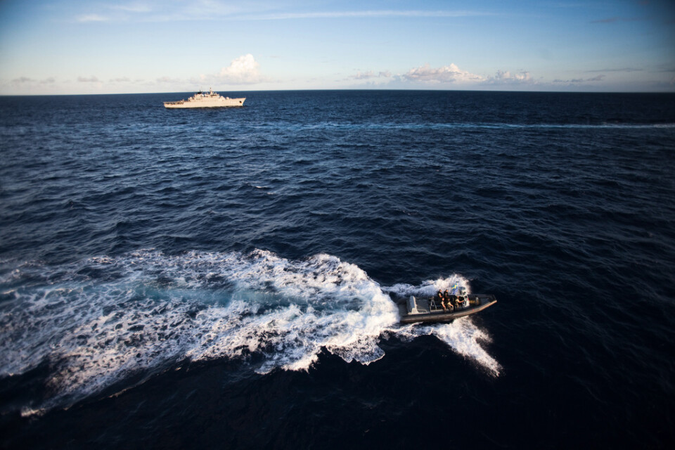 Antalet attacker mot fartyg, och kidnappningar utanför Somalias kust, har minskat kraftigt sedan bland annat internationella styrkor, som HMS Carlskrona, patrullerat havet. Många hålls fortfarande som gisslan, en iransk fiskare har precis släppts på grund av sjukdom efter fyra års fångenskap. Arkivbild.