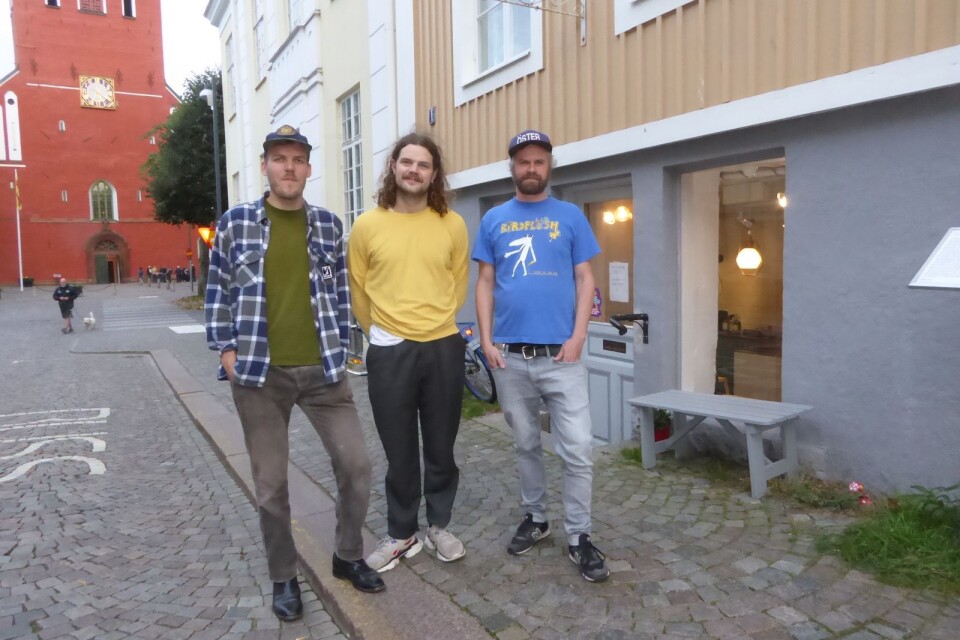 På fredag slår Rundgång i Uffes källare upp portarna till sina nya lokaler på Sandgärdsgatan. Ett bra läge, konstaterar Hampus Persson, Jakob Engström och Åskar Lilja.