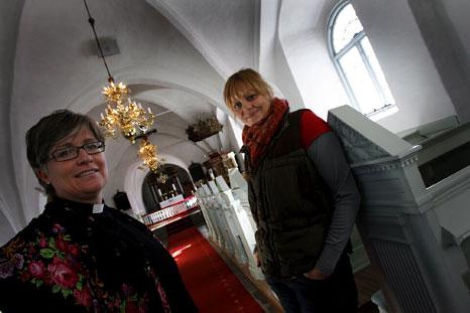 Prästen Karin Meijer har tillsammans med Karolin Jeppsson planerat ljusgudstjänsten för döda barn som ska hållas i Gärdslövs kyrka.