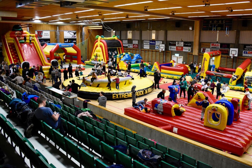 Över 1 000 barn och ungdomar besökte hopp- och leklandet i Ronneby sporthall under sportlovet. Under vecka 44 kommer succén tillbaka.