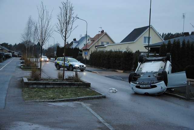 Trafikolycka på Röingegatan på torsdagsmorgonen. Foto: Carl-Johan Bauler