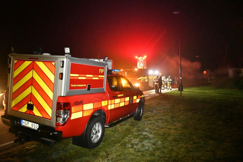 Räddningstjänst från Anderslöv och Klagstorp fanns på plats för att släcka branden.
