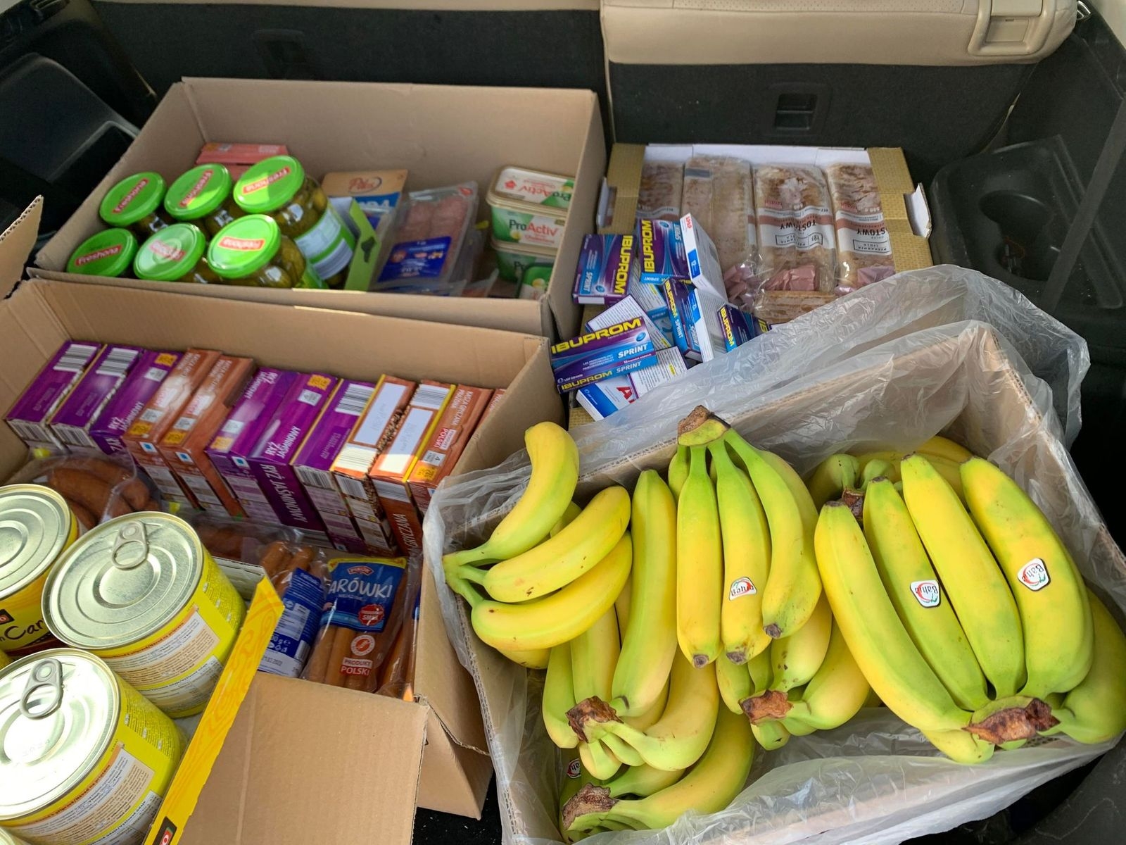 Pengarna som samlas in går till mat och förnödenheter till ukrainare på båda sidor om gränsen.Hanna Jönsson
