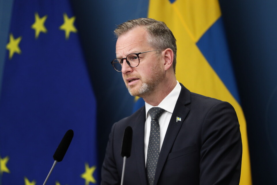 Inrikesminister Mikael Damberg håller en digital pressträff om inreseförbudet till Sverige.