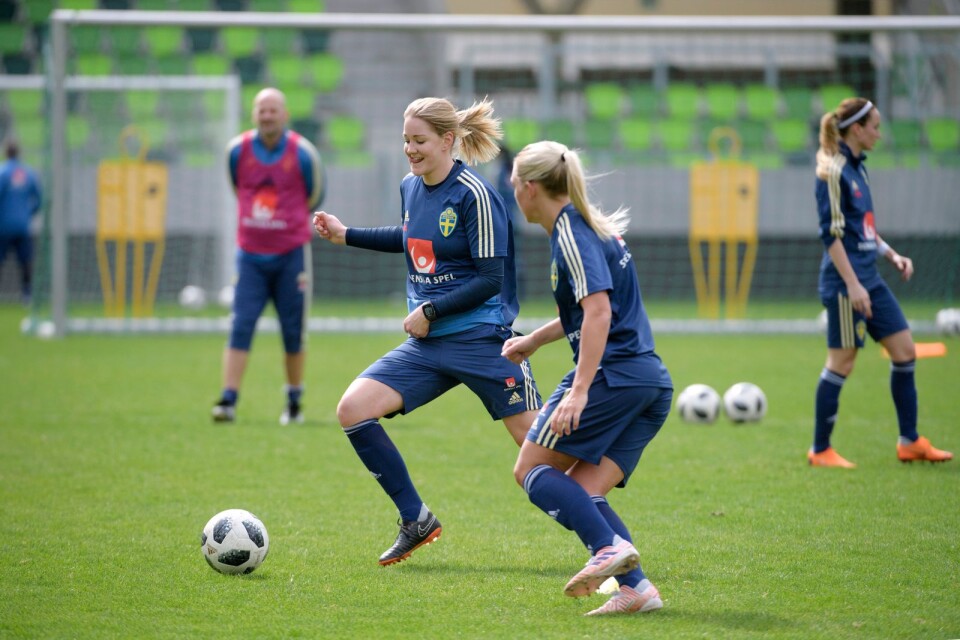 Mia Carlsson, KDFF, finns med i landslagets trupp till VM-kvalmatcherna mot Ukraina och Danmark.