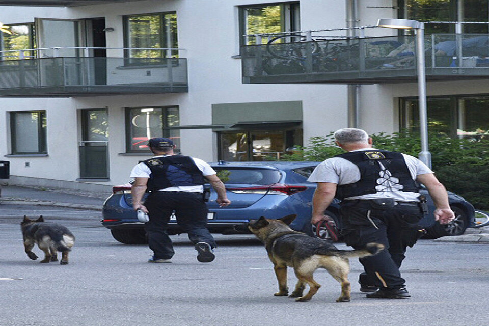 Polisen arbetar i Vällingby på onsdagen.