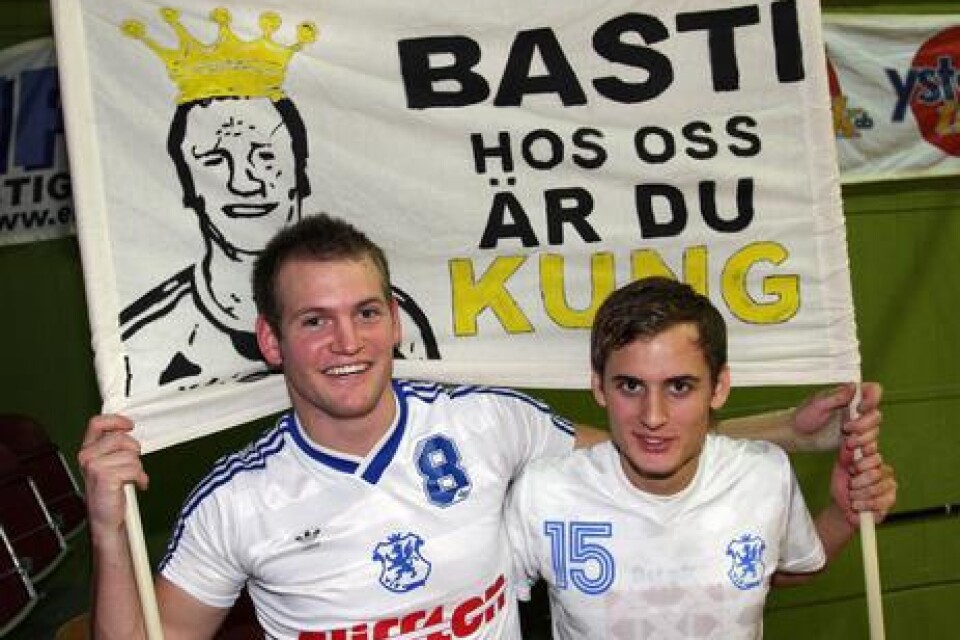 Tim Rix och Johannes Nilsson båda från Ystad stod båda två i YIF:s klack White Angels. Bild: Gustav Wennerholm