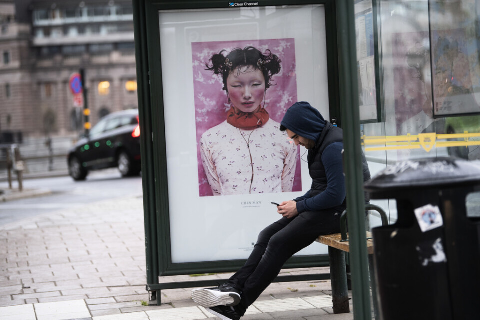 Under vårens pandemistängning ställde Fotografiska i Stockholm ut fotografer som Chen Man i busskurer. Arkivbilder.