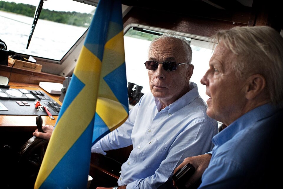 Leif Reinholdsson, till höger, i samtal med kaptenen på M/S Sylvia, Lars Brundin. Foto: Lars-Åke Green