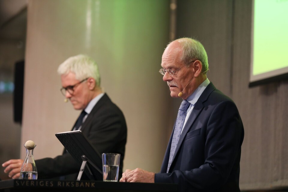 Riksbankschefen Stefan Ingves och Mattias Erlandsson, biträdande chef för avdelningen för penningpolitik, meddelar under en presskonferens att Riksbanken höjer styrräntan med 50 punkter till 0,75 procent.