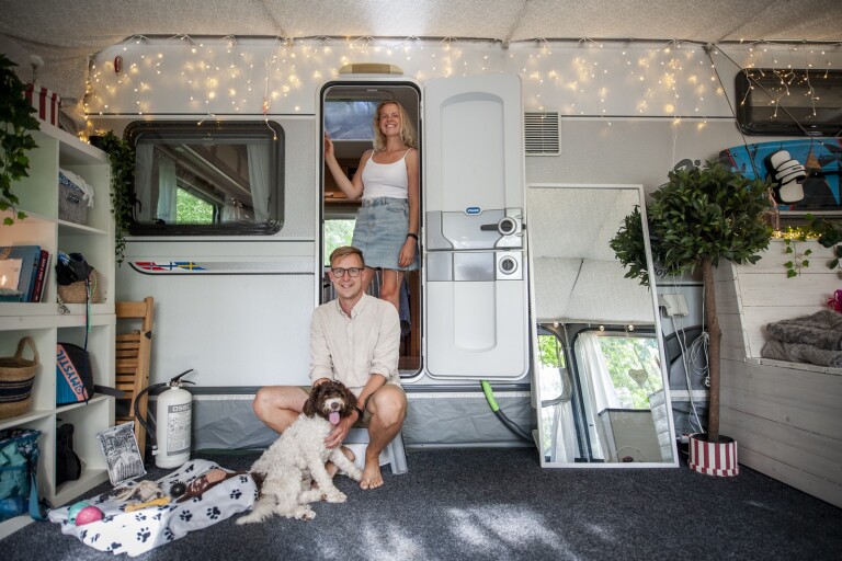 De tröttnade på lägenheten – köpte husvagn och flyttade till camping